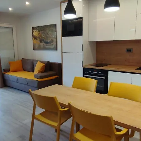 Beach Apartments Promajna Apartamento