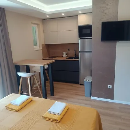 Beach Apartments Promajna